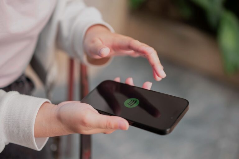 cómo ganar dinero con música en 2026